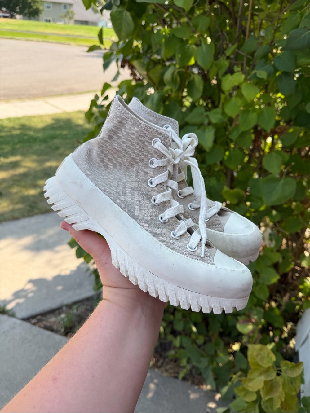 Converse All Star Chuck TConverse All Star Chuck Taylor Lugged High Top Sneakers - Picture 2 of 5